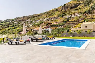 Image de Maison de vacances 'Sunnyside Villa' avec vue sur la mer, Wi-Fi et climatisation