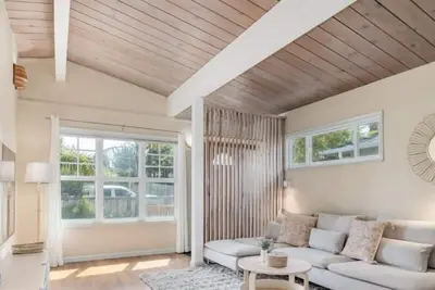 Image de Pleasure Point Home - short walk to the beach!