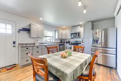 Image de Pet-Friendly Home: 29 Mi to Olympic National Park!