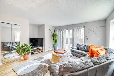 Image de Galloway Townhome w\/ Private Deck: Near Casinos!