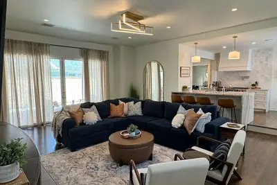 Image de Fort Worth Large Rental - steps away from Tcu campus and Colonial Country Club!