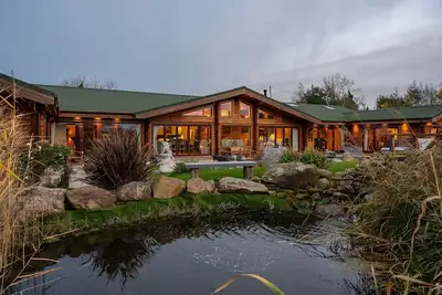 Image de Valley View - a lodge that sleeps 8 guests in 3 bedrooms