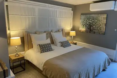 Image de Appartement en Chambres D'hôtes, Piscine, Jacuzzi, Proche St Guilhem le Désert
