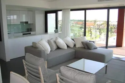 Image de Lisbon's Seaside Retreat: Equipped Kitchens, Balcony, Beachfront & Free Parking