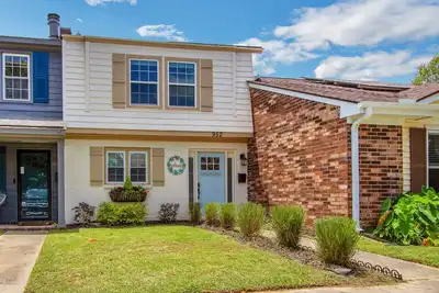 Image de Shem Creek Retreat by AvantStay | 10 Mins to Downtown Charleston | Yard + Patio