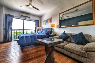 Image de Modern Studio w/ Rooftop Pool Near Clark