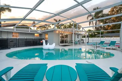 Image de Royal Palms Oasis | Pickle Ball, Pet-Friendly w/ Private Pool + Putt Putt