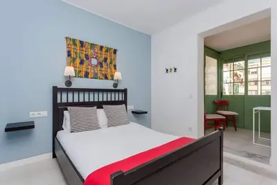 Image de Great apartment to experience all the charms of Barcelona while staying in a central location! It has 3 comfortable and cozy bedrooms each one with a small living room area.
