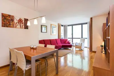 Image de Spacious apartment with 3 bedrooms and 2 bathrooms