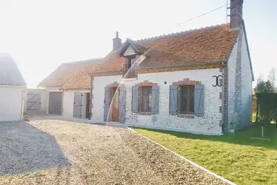 Image de Gîte familial en Sologne avec grand jardin, jeux pour enfants et proche des châteaux et commerces.