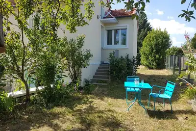 Image de Gîte rénové avec jardin clos, proche des Châteaux de la Loire et de l'itinéraire « La Loire à Vélo »