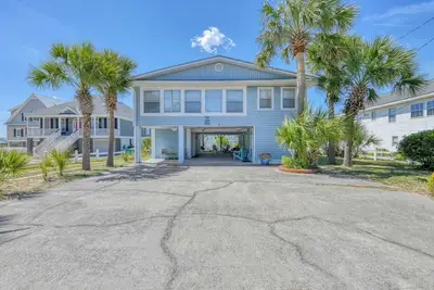 Image de Carolina Palms - Second Row 5 bedroom, 3 bath home
