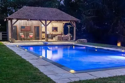 Image de Stunning renovated horse farm with pool, hot tub, and 6 bedrooms.