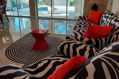Image de Heated Pool-Lanai-Bbq-5 Mi to Beach-Washer/Dryer-Tennis-Golf-Blissful Retreat
