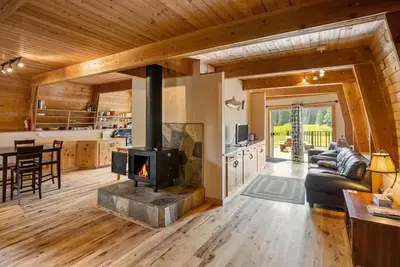 Image de Spacious Mountain Cabin- 8 min. to Yellowstone Nat. Park. Beautiful Views.