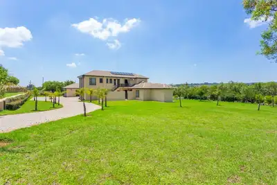 Image de An amazing serene luxury villa in the hussle and buzzle of Gauteng.