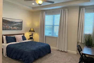 Image de Cozy Downtown/Tmc, free parking self check-in, gated community.