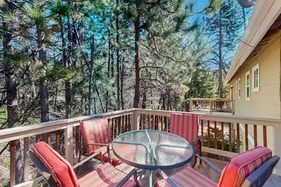 Image de Serene river & mountain view retreat with hot tub, pool, Ac, & patio