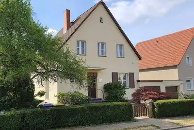 Image de Modernes Haus mit Guter Cityanbindung und Großem Garten in Berlins Grüngürtel