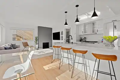 Image de Brand New Ocean-View Beach Home Just Steps to the Sand & Pacific Ocean!