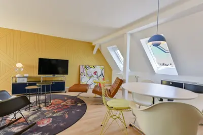 Image de Design-Maissonette-Appartement-Salle de bain privée séparée-Vue ville