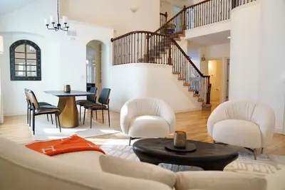 Image de Modern Luxury in Denver-close to Downtown, Red Rocks. Ski Resort<2hrs away.