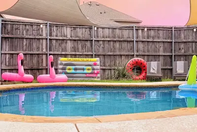 Image de Hot Tub/Pool/Arcade/2 Game Rooms