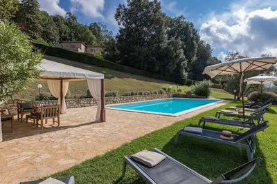 Image de Appartement dans une maison de vacances avec Wifi, piscine, Tv, terrasse, près de San Gimignano