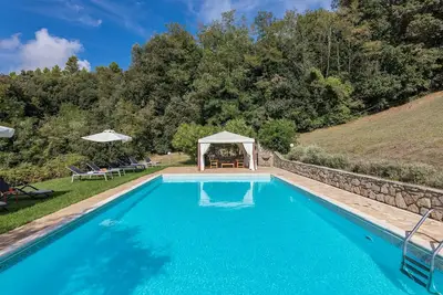Image de Joli appartement dans une maison de vacances avec piscine, Wifi, Tv, près de San Gimignano