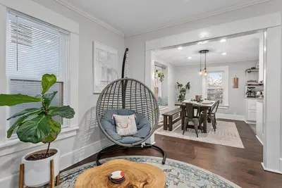 Image de Stylish 3 Bed\/2 Bath Home in Kc with Fire Pit