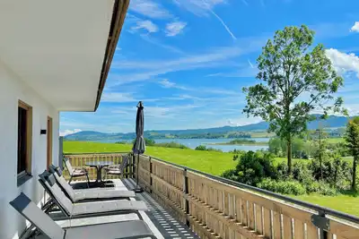 Image de Gästehaus \"seeblick\" Helle Terrassenwohnung am Wallersee v. den Toren Salzburgs