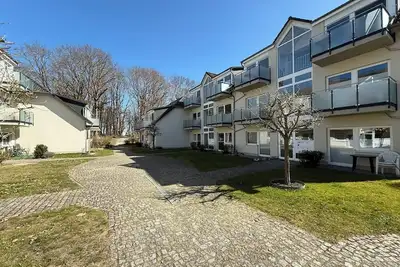 Image de Süße Ferienwohnung in Mönchgut mit Direktem Strandzugang