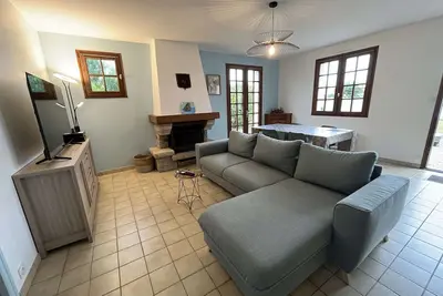 Image de Jolie villa rénovée, 900m plage, jardin clos, animaux admis, parking, balades corniche vendéenne