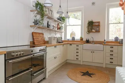 Image de Hen Ficerdy, family friendly, luxury holiday cottage in Pwllheli