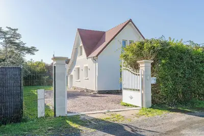 Image de Villa entière classée avec grand jardin 14 personnes 100m plage