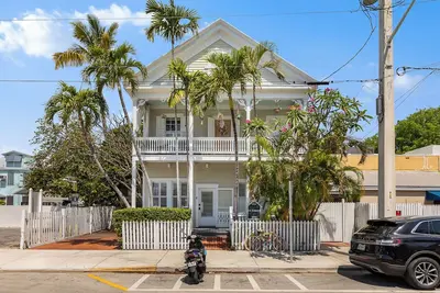 Image de New listing! ! Luxurious Island Pearl, 2 Bed/2 Bath Home near Duval - Pool