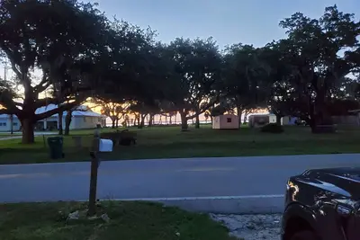 Image de 2 Bedroom Updated Cottage, just minutes from Cape Canaveral and Cocoa Beach.