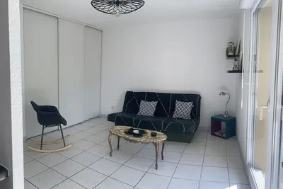 Image de Appartement T1 avec grande terrasse et piscine!