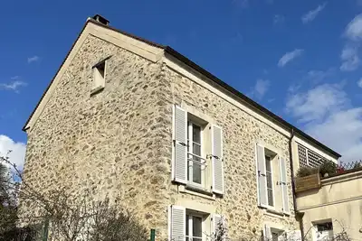 Image de Chambre paisible et central pour le Jo du 26 juillet au 11 août. 🐩ok sociable