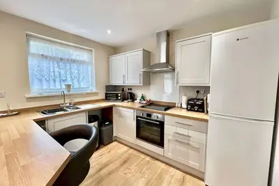 Image de Modern Cosy home, Limeslade Bay | Pass the Keys