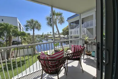 Image de Steps from the Ocean in Beautiful Lauderdale by the Sea with private access