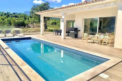 Image de Villa vue mer et montagne avec piscine privée