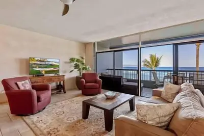 Image de Direct Beachfront Remodeled Corner 2 bedroom 2 bathroom Stunner! \n
