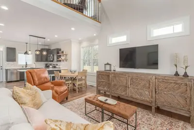 Image de Brand New Modern House - Walk to Main Street