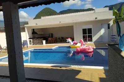 Image de Casa Reformada com Amplo Espaço, Churrasqueira e Piscina