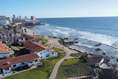 Cozy condo 2 minutes from the beach at a tennis resort gated community