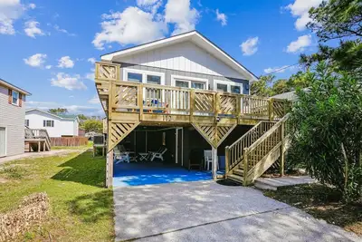 Image de Comfort and convenience! 3 bedroom Nags Head cottage, short walk to the beach!