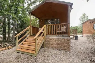 Image de Cabin 9 ~ Toronto Lake: Fishing, Swimming & More! by RedAwning