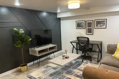 Image de Trendy Unit-15mins to downtown!