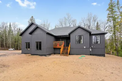 Image de Welcome to the Hidden Gem. Bungalow Bliss: Modern Comfort in a country setting
